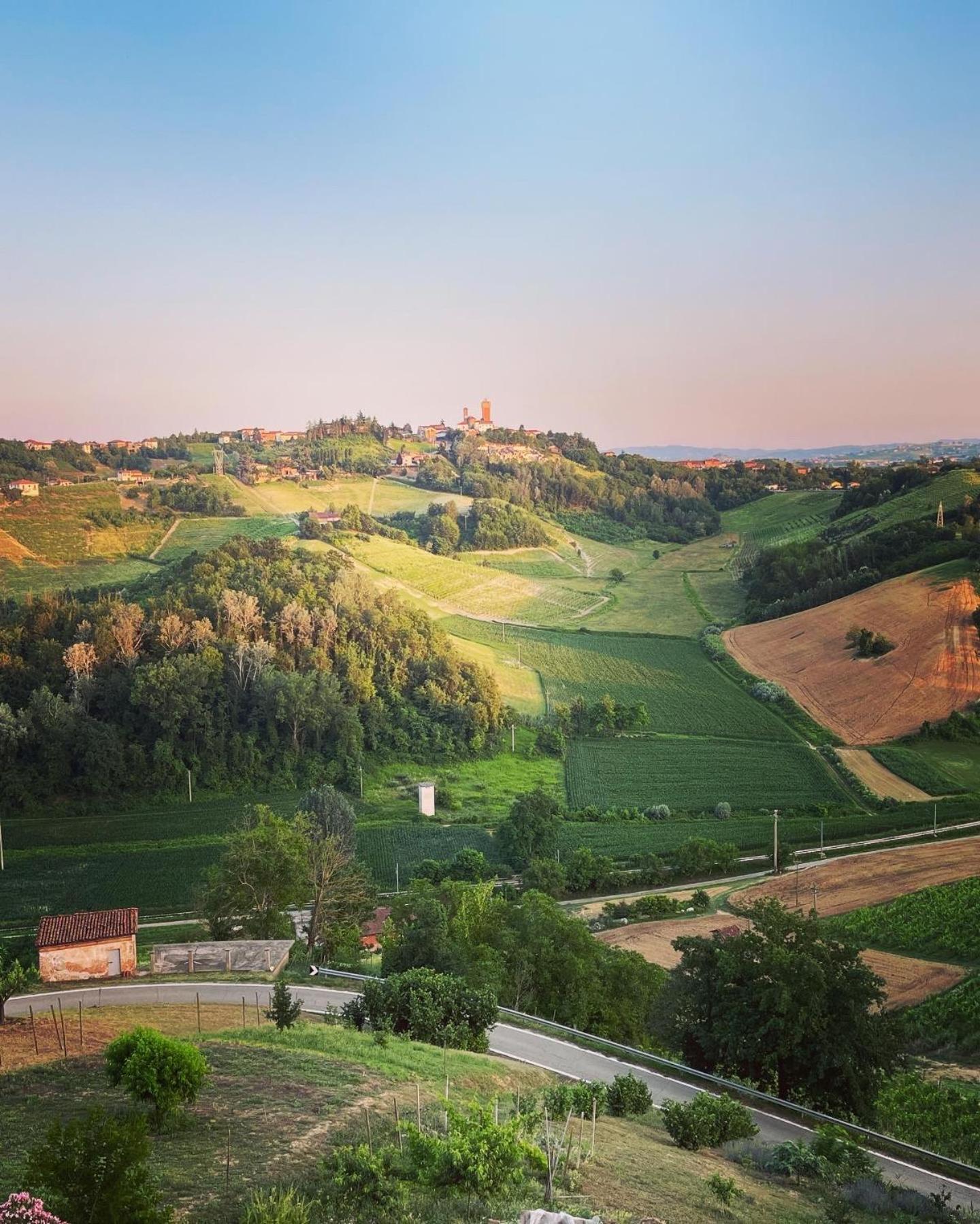 Agriturismo I Suri Asti Exteriér fotografie